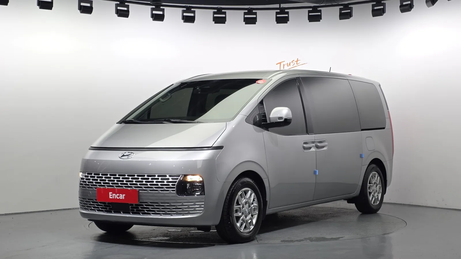 2023 Hyundai Staria