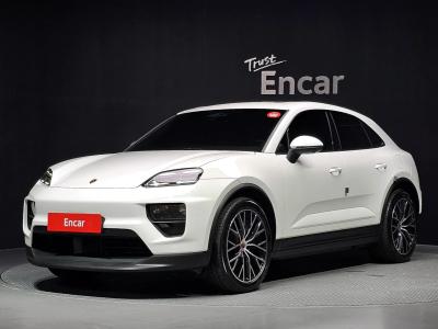 2025 Porsche Macan
