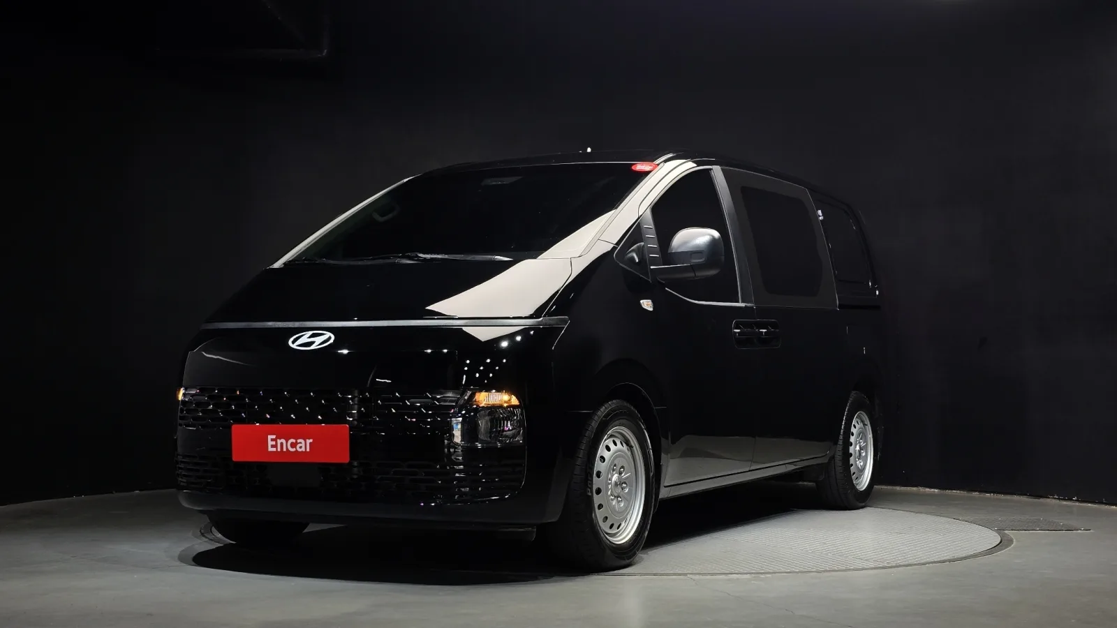 2025 Hyundai Staria