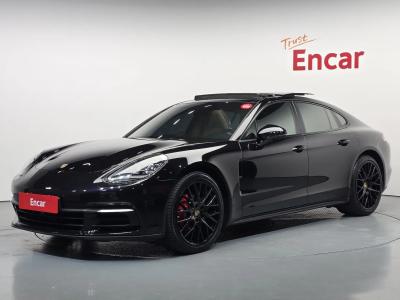 2018 Porsche Panamera