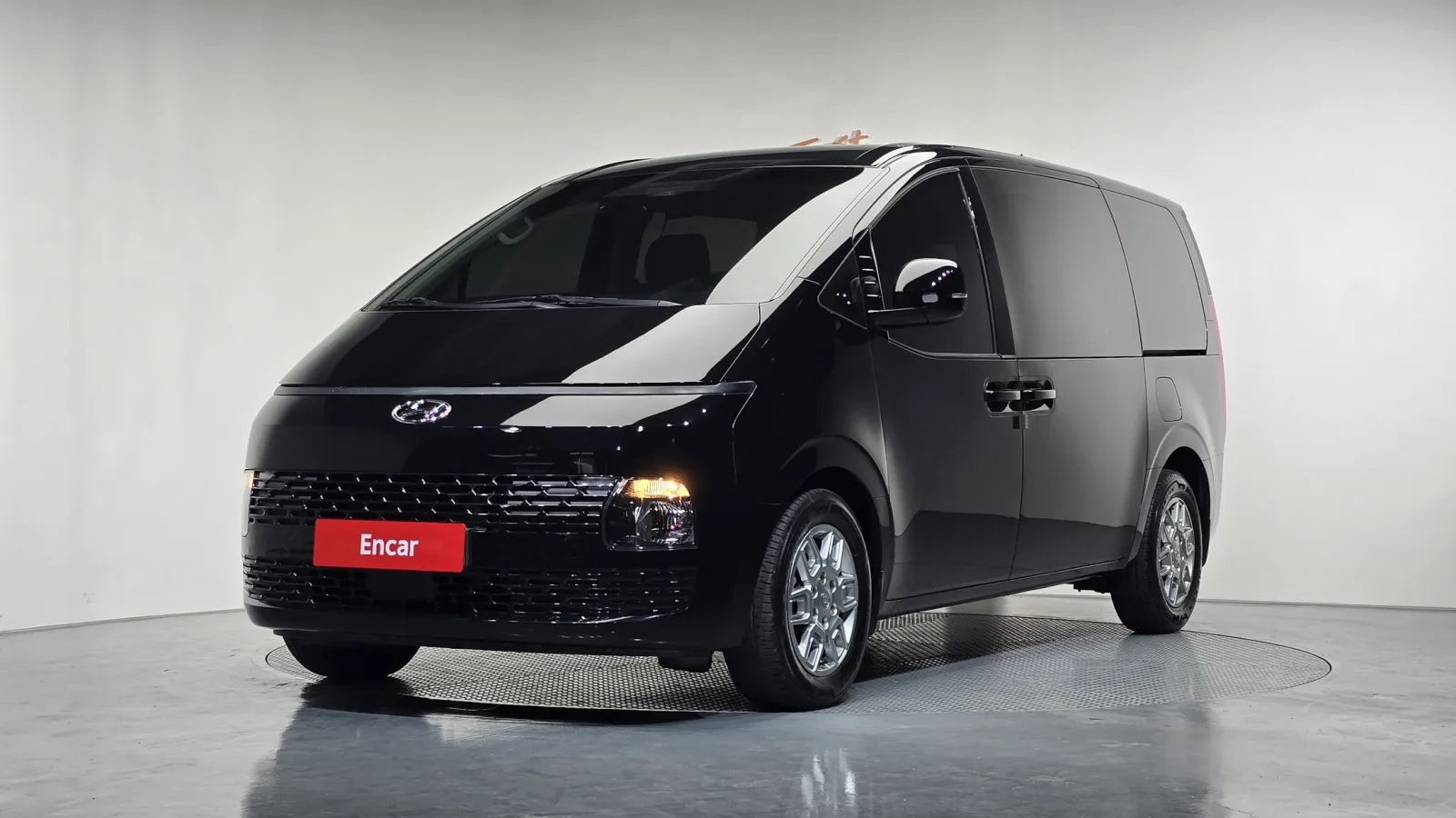 2023 Hyundai Staria