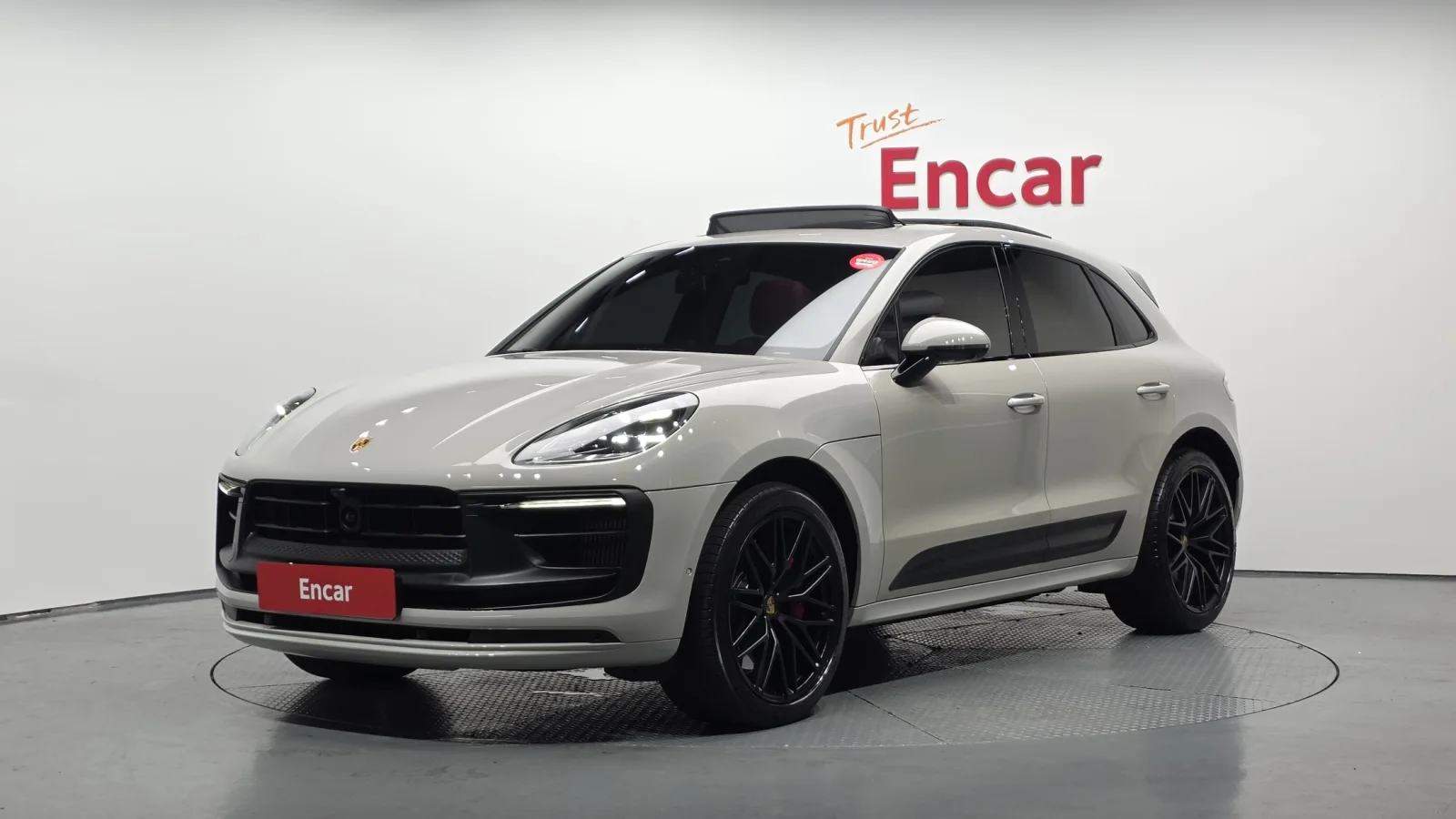 2023 Porsche Macan