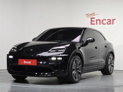 2025 Porsche Macan