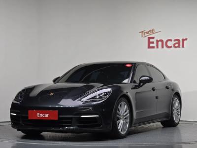 2018 Porsche Panamera