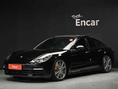 2018 Porsche Panamera