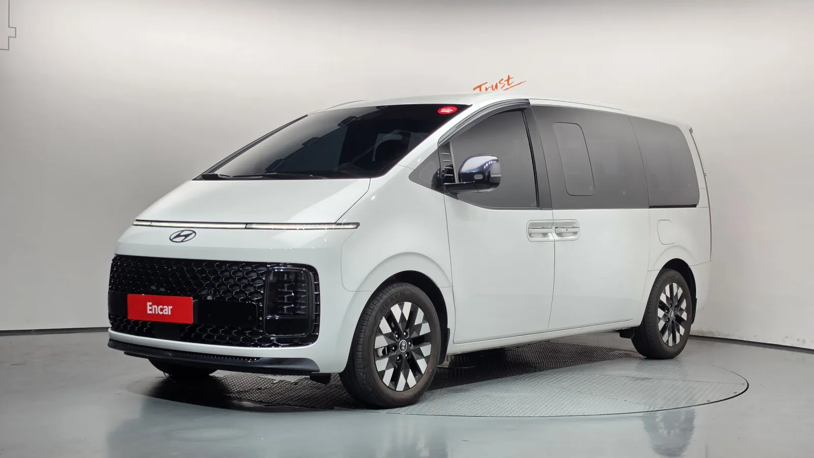 2025 Hyundai Staria