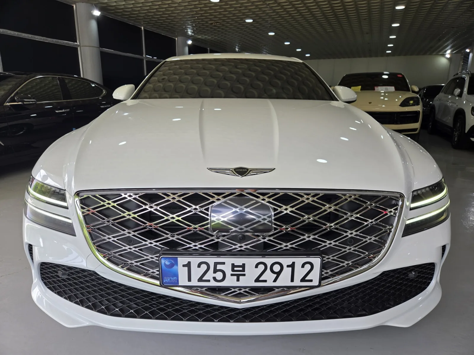 2027 Genesis G80