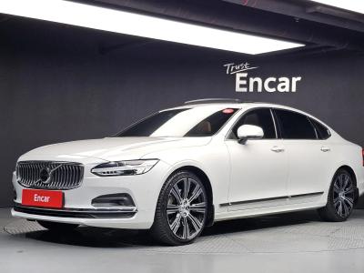 2021 Volvo S90