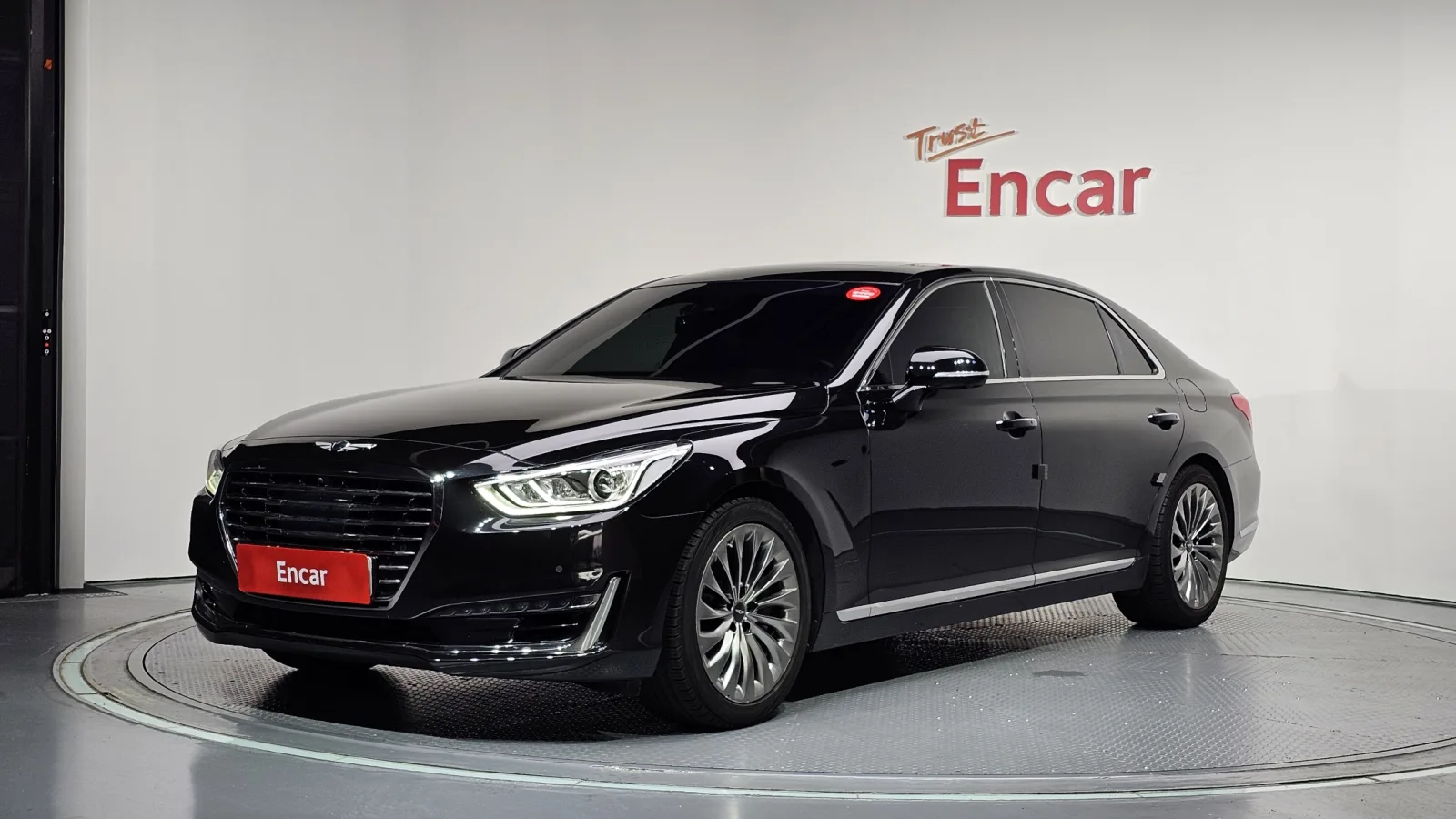 2018 Genesis EQ900