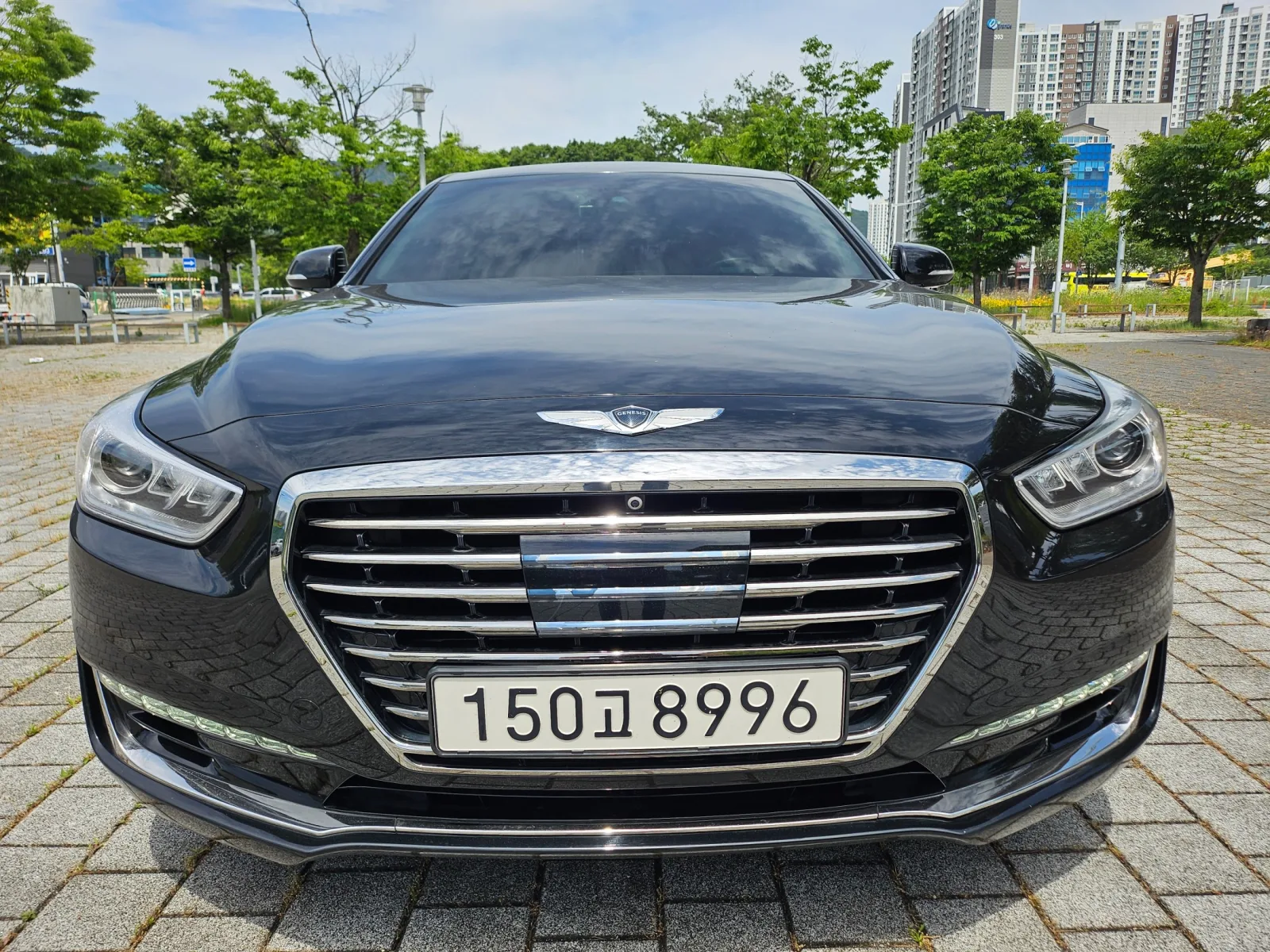 2016 Genesis EQ900