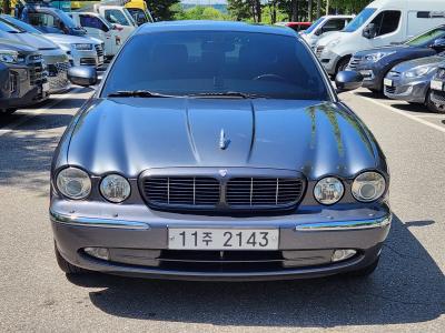 2005 Jaguar XJ-8