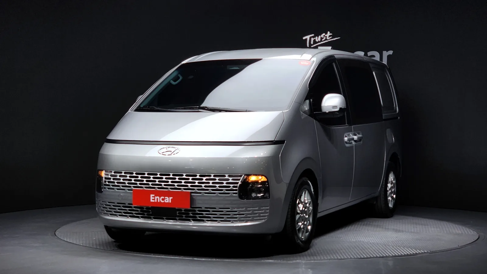 2024 Hyundai Staria
