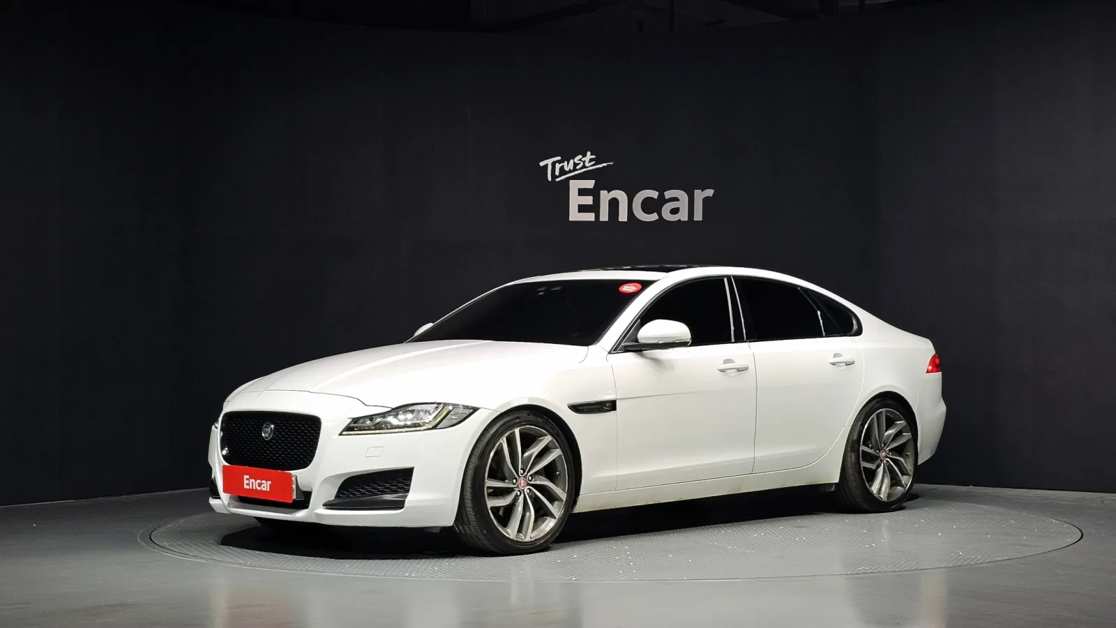 2017 Jaguar XF
