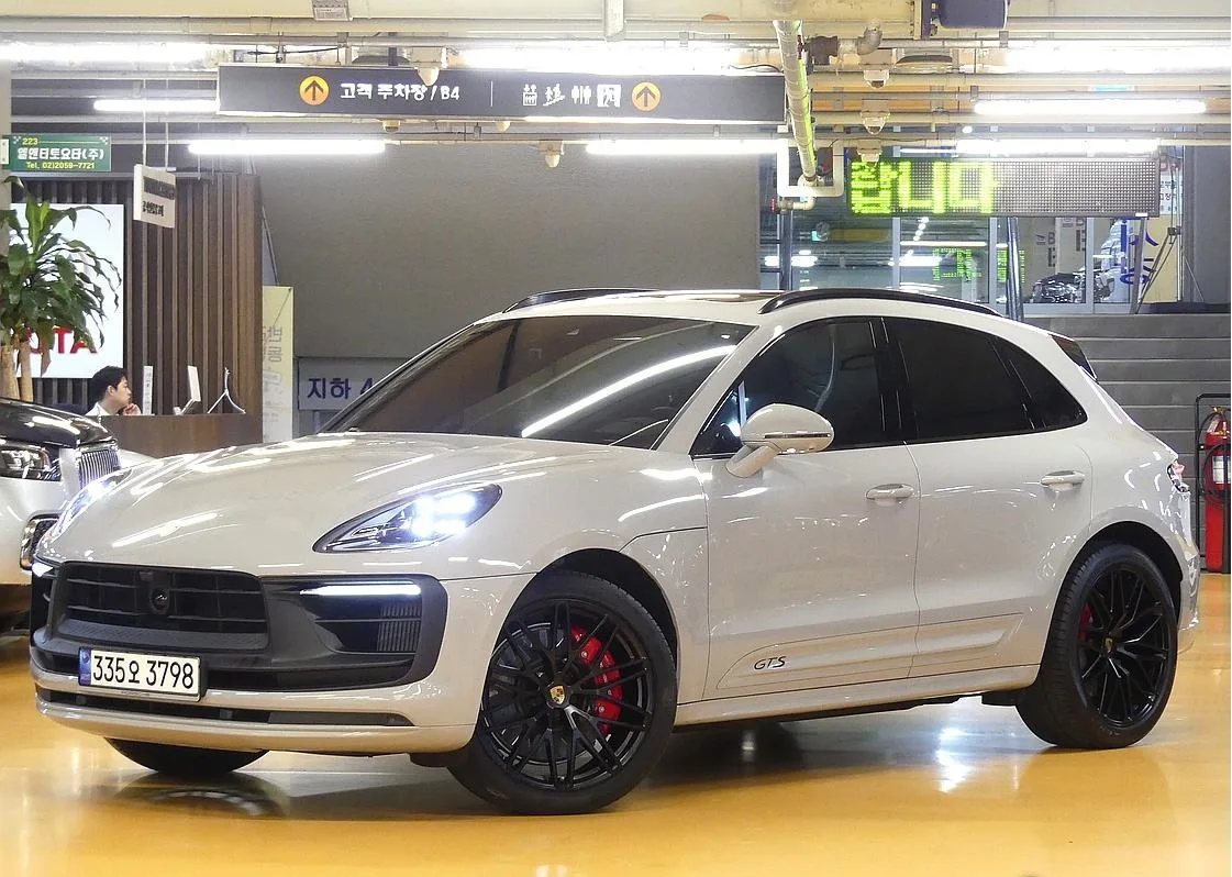 2023 Porsche Macan