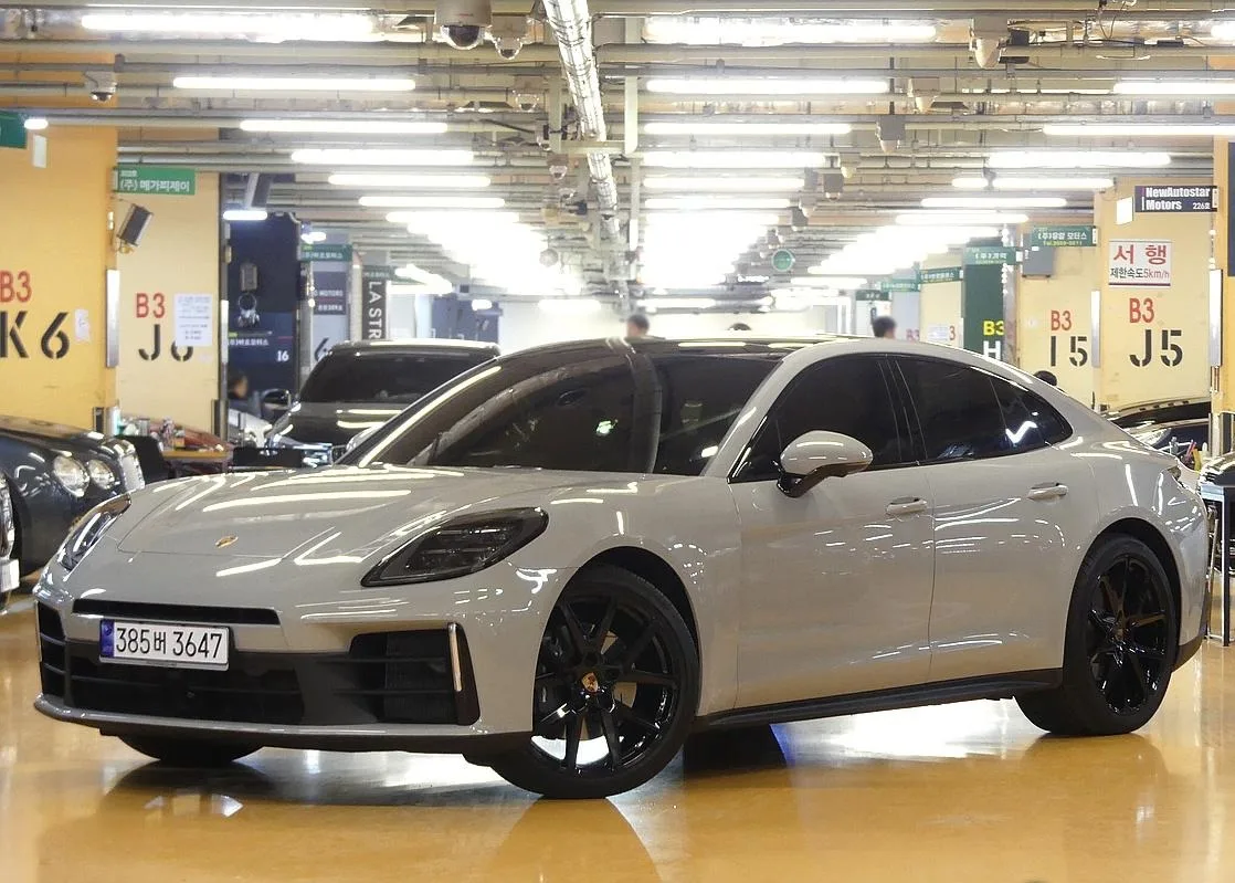 2025 Porsche Panamera