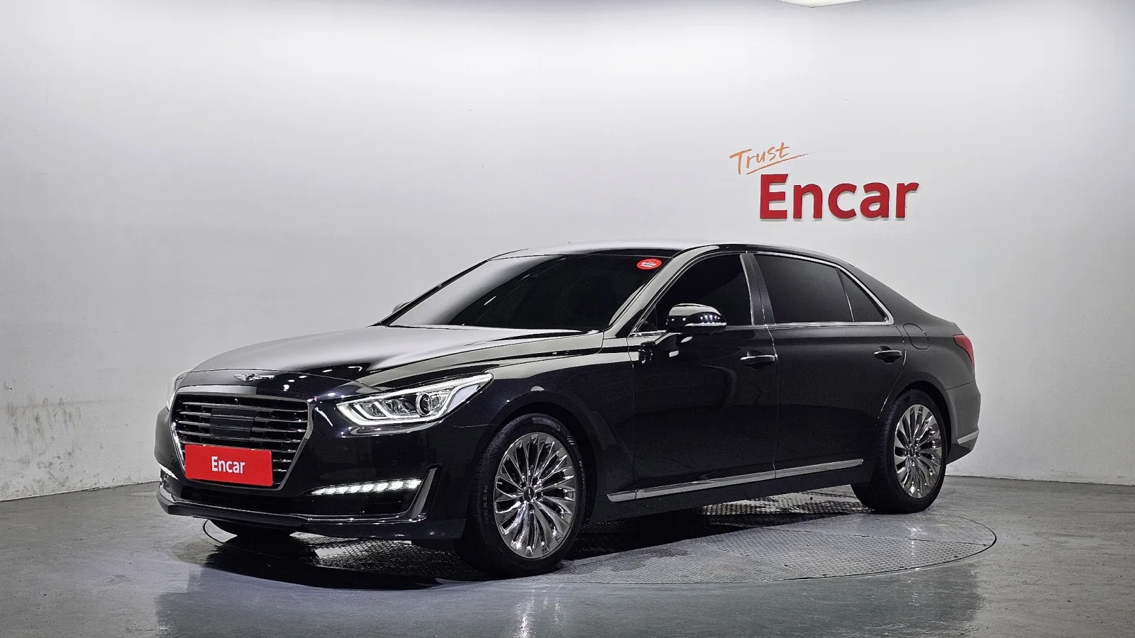2018 Genesis EQ900