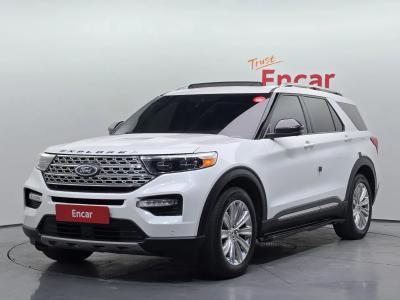 2020 Ford Explorer