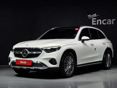 2025 Mercedes-Benz GLC-Class