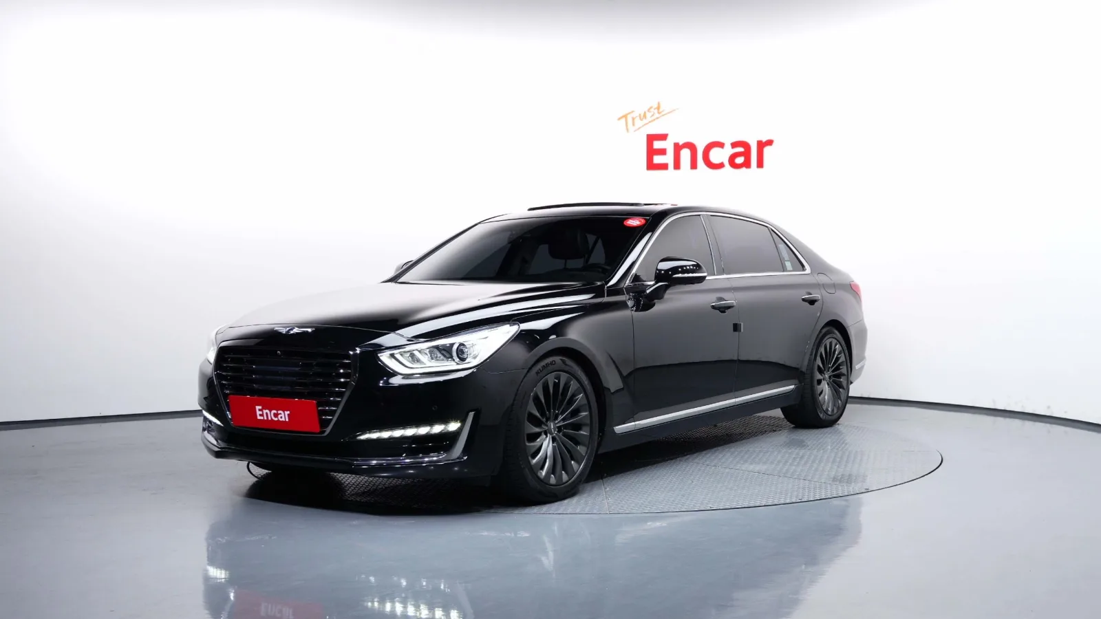 2017 Genesis EQ900