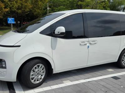 2025 Hyundai Staria