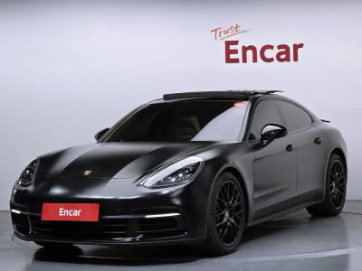 2018 Porsche Panamera