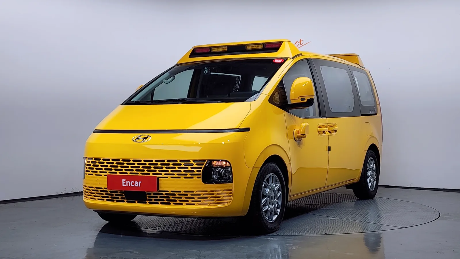 2022 Hyundai Staria