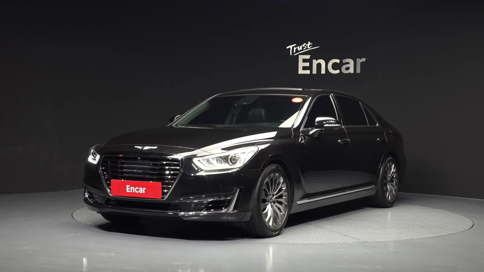 2018 Genesis EQ900
