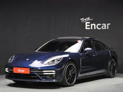 2023 Porsche Panamera