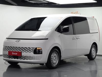 2025 Hyundai Staria