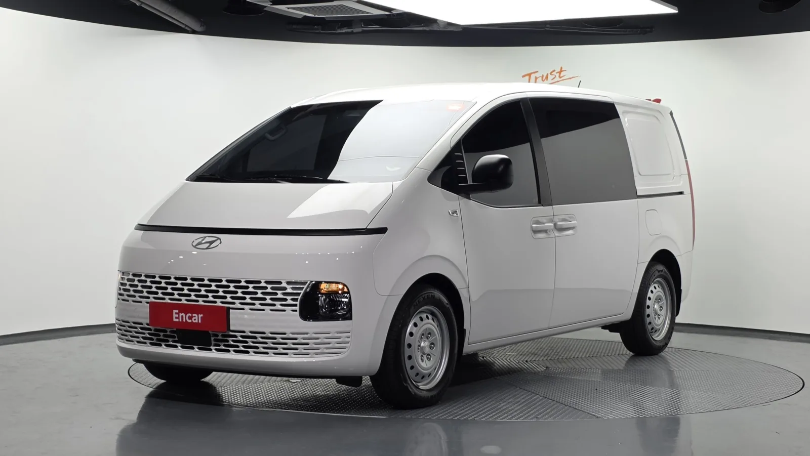 2025 Hyundai Staria