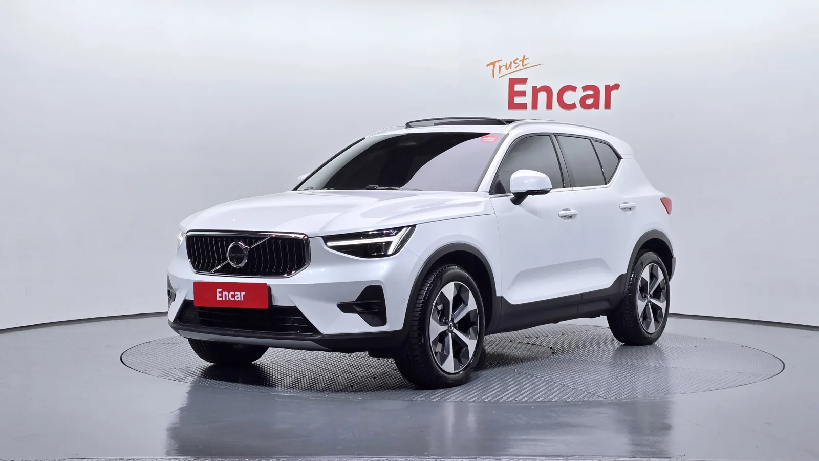2024 Volvo XC40