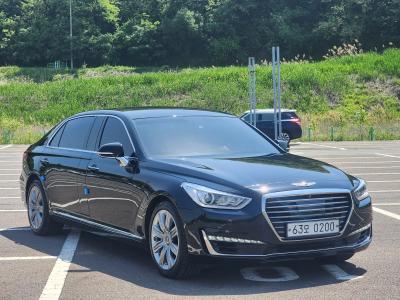 2017 Genesis EQ900