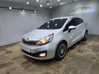 2012 Kia pride