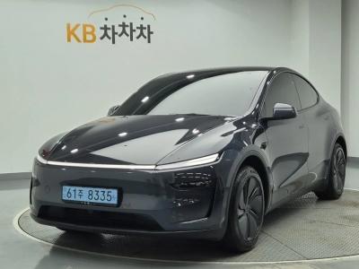 Tesla Model Y 2025