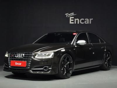 2015 Audi S8