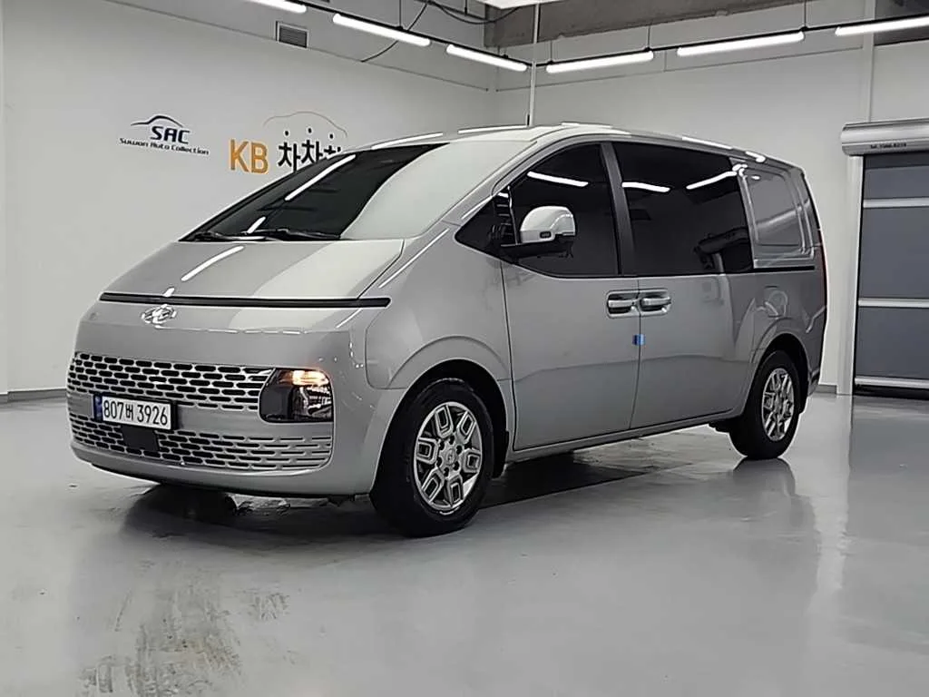 2024 Hyundai Staria