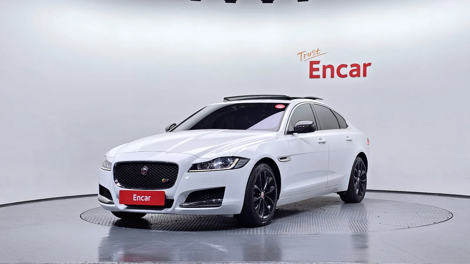 2018 Jaguar XF