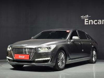 2018 Genesis EQ900