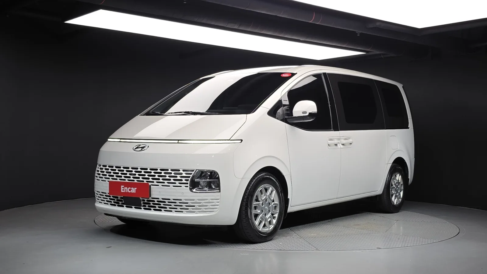 2024 Hyundai Staria