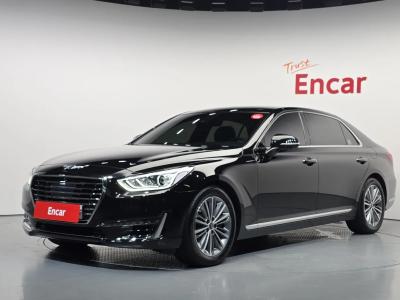2017 Genesis EQ900