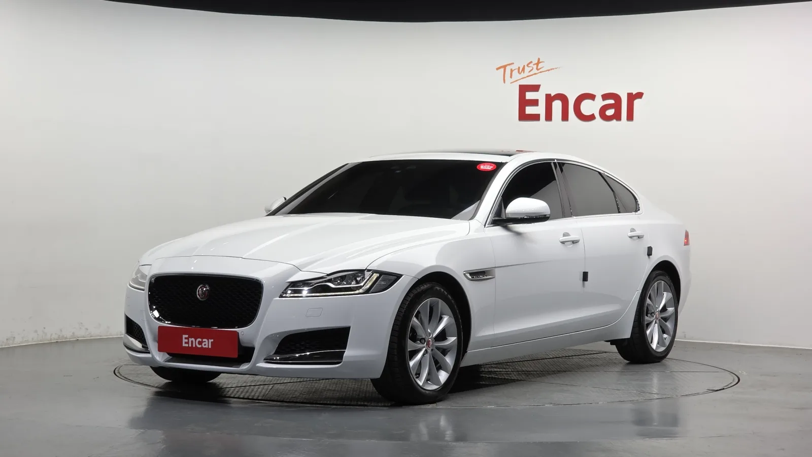2019 Jaguar XF