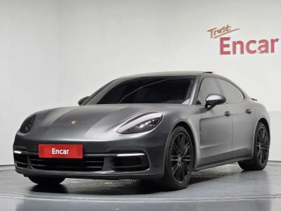2018 Porsche Panamera