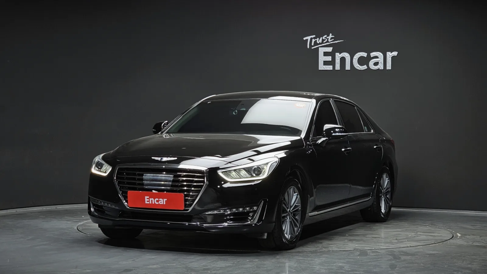 2017 Genesis EQ900