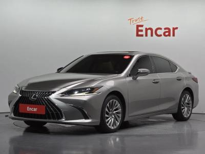 Lexus ES 2024