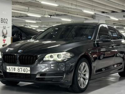 سيارة BMW من الفئة 5 طراز 2015