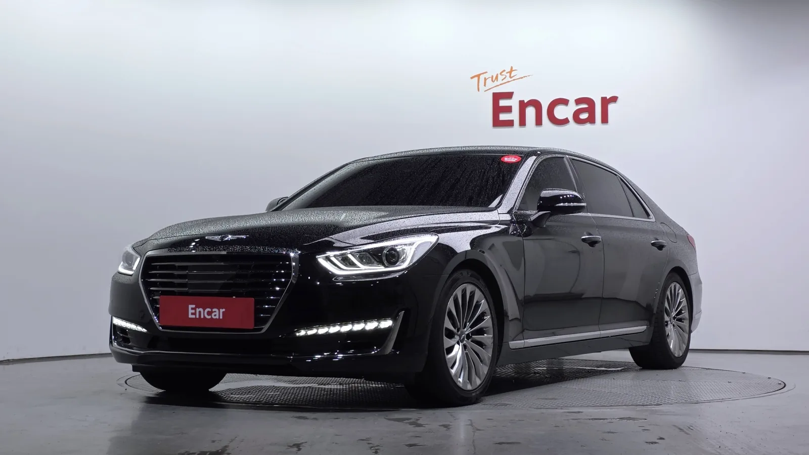 2017 Genesis EQ900