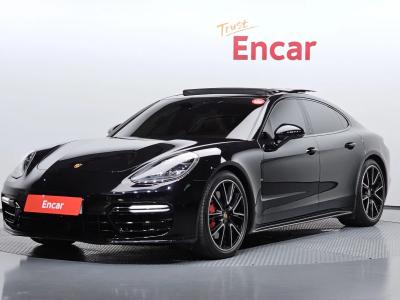 2020 Porsche Panamera