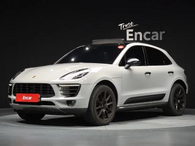 2014 Porsche Macan