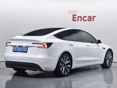 Tesla Model 3 2024
