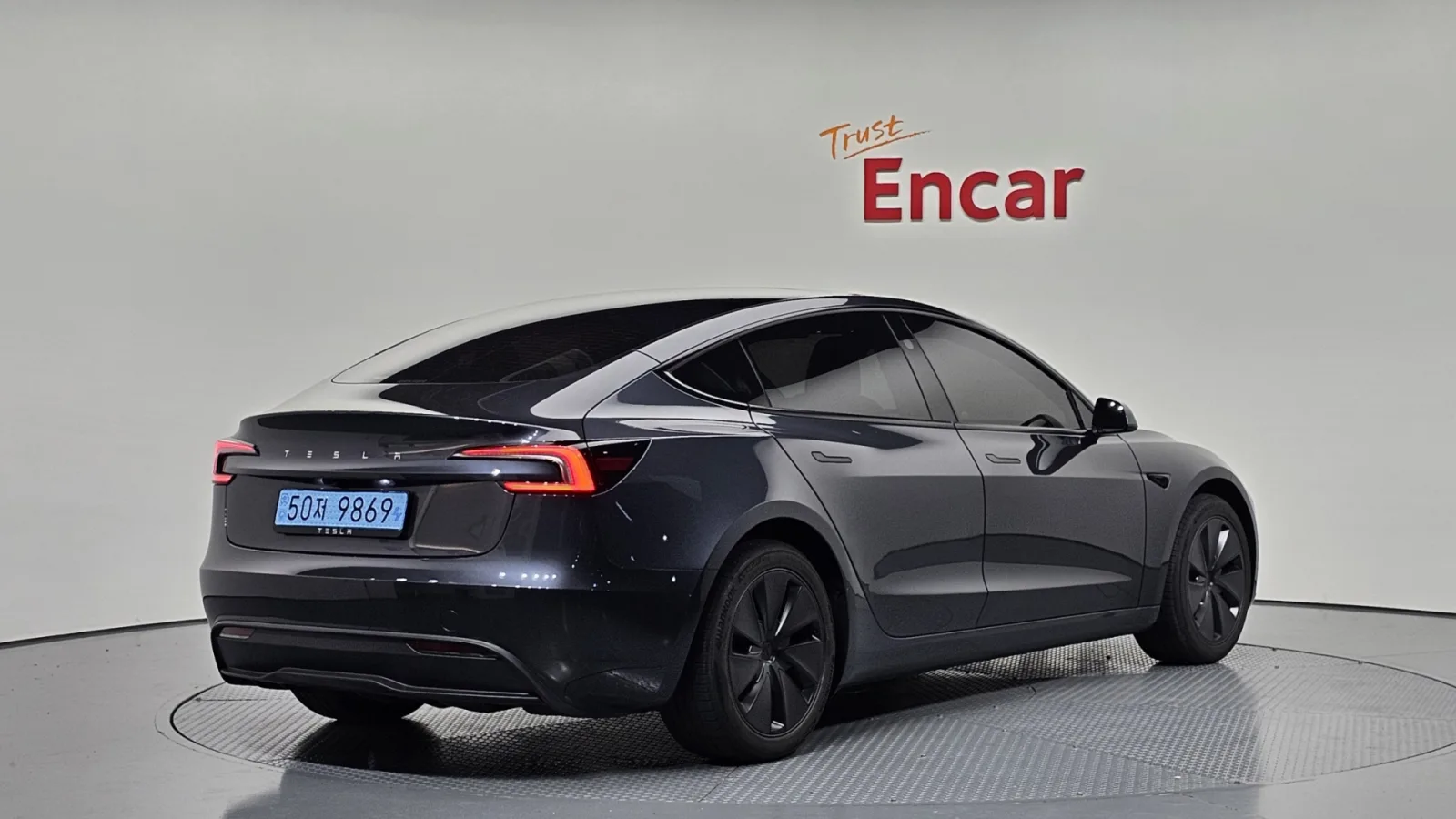 Tesla Model 3 2025